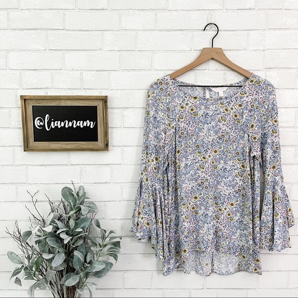 LC Lauren Conrad Tops - LC Lauren Conrad Baby Blue Flowered Bell Sleeve Top